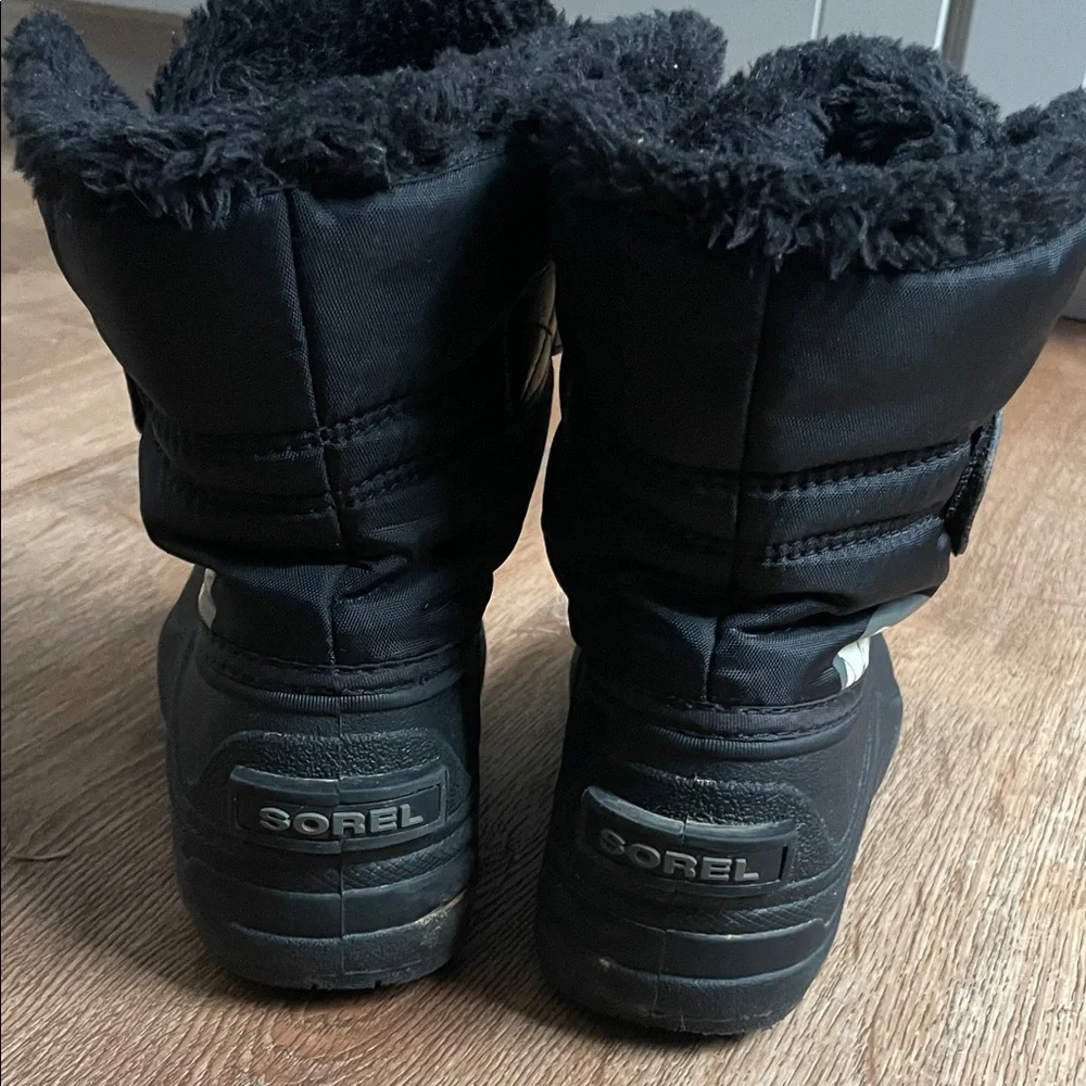 Sorel‎ Kids Black Snow Boots Waterproof Lined Winter Boots Strap Closure Great